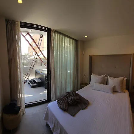 Nogalera Quintessence With Private Parking By Namaste Elite Apartment